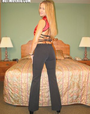 18 year old girl Barbie Bree strips to pink leg warmers in her bedroom